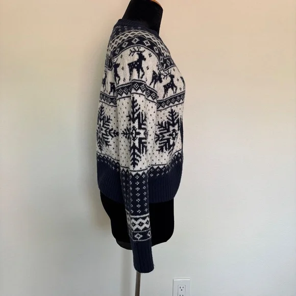 Old Navy Snowflake Reindeer Christmas Fair Isle Navy Cardigan - Picture 3 of 5
